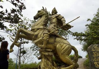 Có khuôn mẫu Đức Thánh Trần để làm tượng chuẩn hay không?