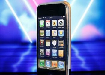 Apple đã khiến thế giới thay đổi như thế nào với iPhone?