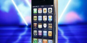 Apple đã khiến thế giới thay đổi như thế nào với iPhone?