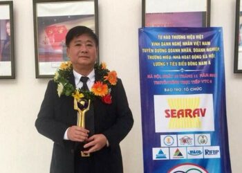 Bệnh nhân bị liệt do đột quỵ Trần Mạnh Tuấn may mắn được lương y Nguyễn Trọng Nhung cứu chữa thành công