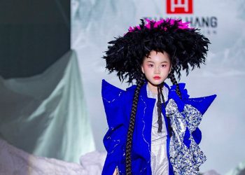Thần thái cực đình của Veldet Bảo Trân  – Bối Bối trong BST Hòa sắc Á Đông của NTK Thanh Hằng